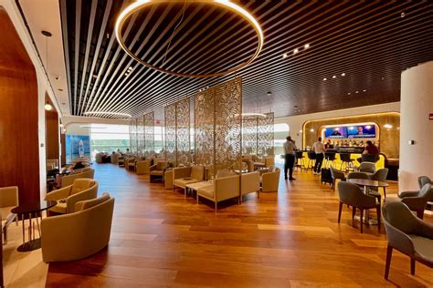 The 9 best Priority Pass lounges in the US - The Points Guy