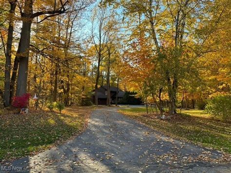 17124 Curry Ln, Chagrin Falls, OH 44023 | Homes.com