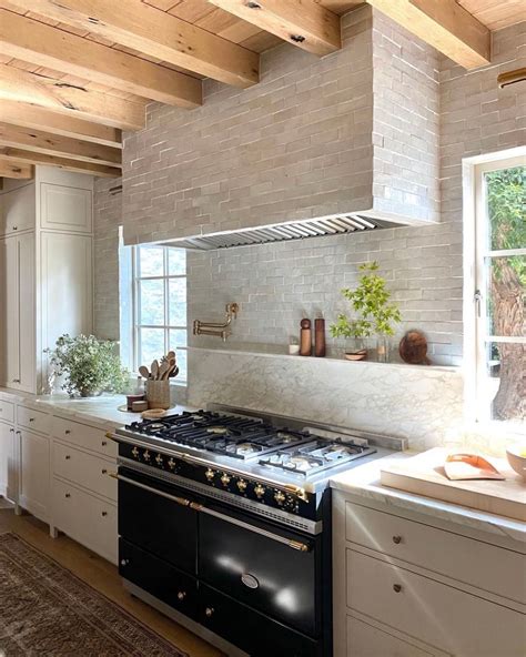 Stylish Range Hood Ideas for Your Kitchen