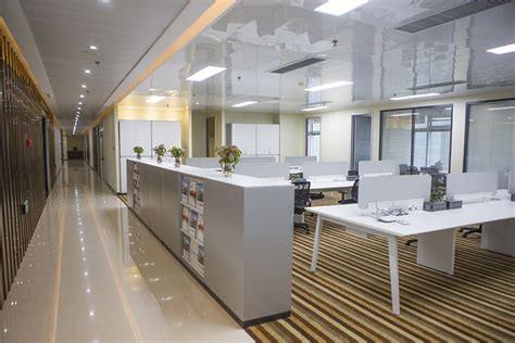 现代风格办公室设计布局-上海办公室装修可鼎设计有限公司