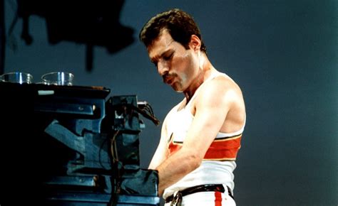5 fatos que provam que Freddie Mercury, morto há 26 anos, é um dos ...