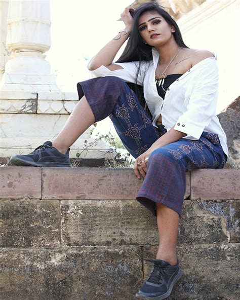 Bottoms – Expressions by UV