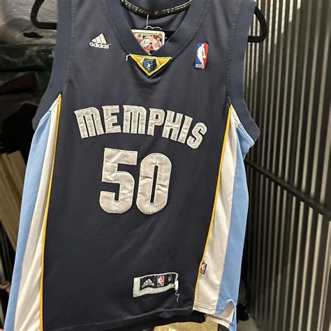 Randolph Memphis Grizzlies Jersey Flaws pictured... - Depop