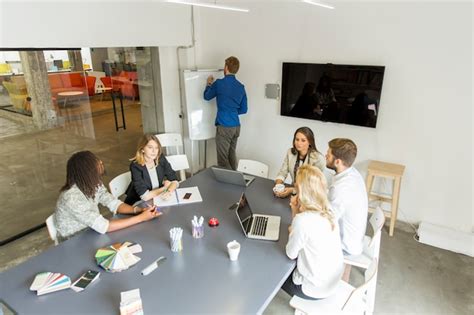 Multiracial Business People 的图像结果