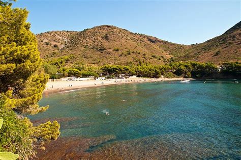 CALA MONTJOI (Roses) - Resort Reviews, Photos, Rate Comparison ...