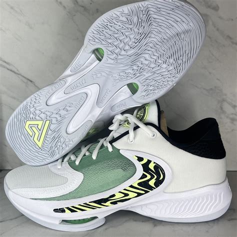 Giannis NIKE ZOOM FREAK 4 BASKETBALL SHOES DJ6149... - Depop