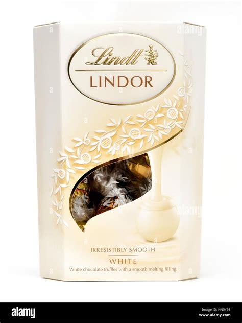 Lindt lindor white chocolates Stock Photo - Alamy