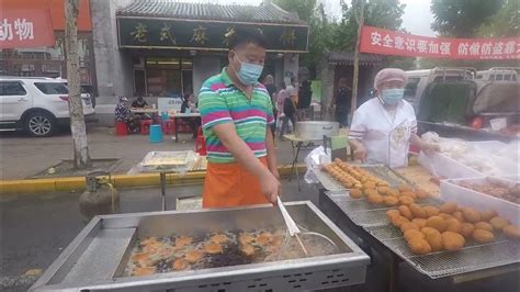 一个早点摊带火一种美食，哈尔滨各早市都开卖，原来早点也蹭热度 - YouTube