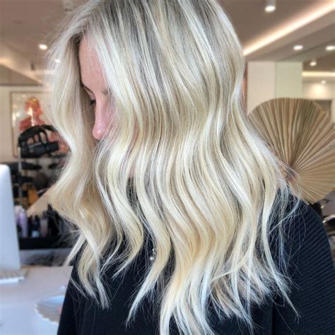 How to maintain blonde hair by the stylists at SANDY Salon