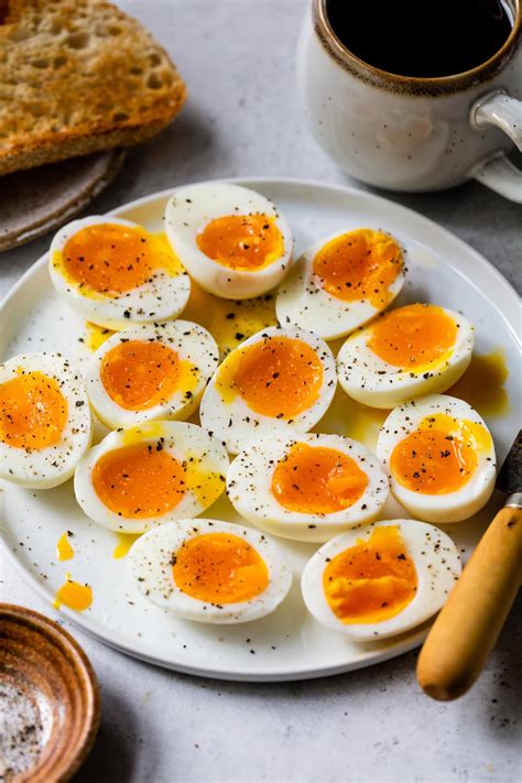 How To Make Soft Boiled Eggs - Recipe Chronicle