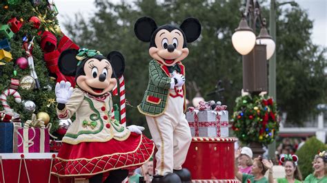 Disney Parks Magical Christmas Day Parade: A Holiday Viewers' Guide