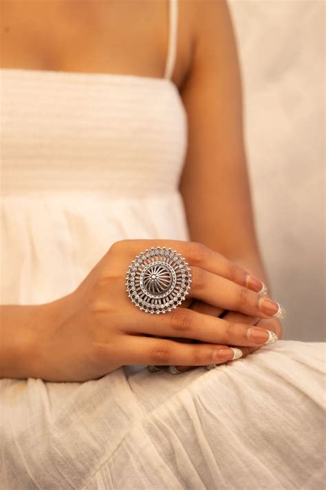 Anvaya Fine Carved Embossed Ring