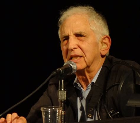 NY Times Calls on U.S. to Drop Assange Case, Kinda-Sorta