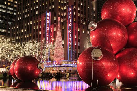 New York Christmas Wallpapers (32 images) - WallpaperCat