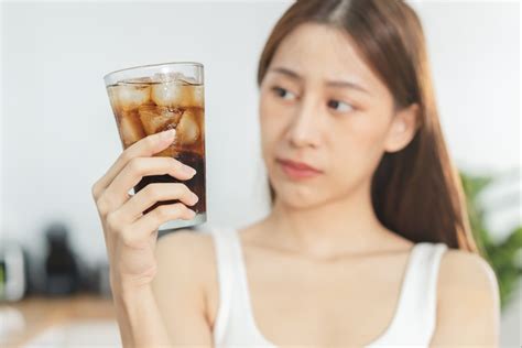 Report suggests sugary drinks and anxiety link Minimalist Minimalist Minimalist