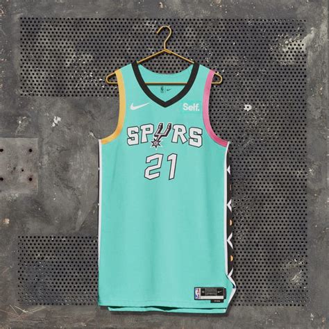 Maillot City Edition 2022-2023 des Spurs : le retour de la Fiesta