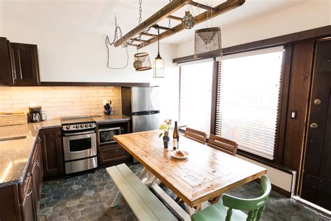 Rooms — Falling Waters Lodge