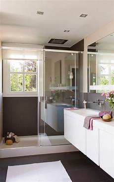 Remodels For Small Bathrooms by Small Bathroom Remodeling Guide 30 Pics Decoholic Remodels For Small Bathrooms