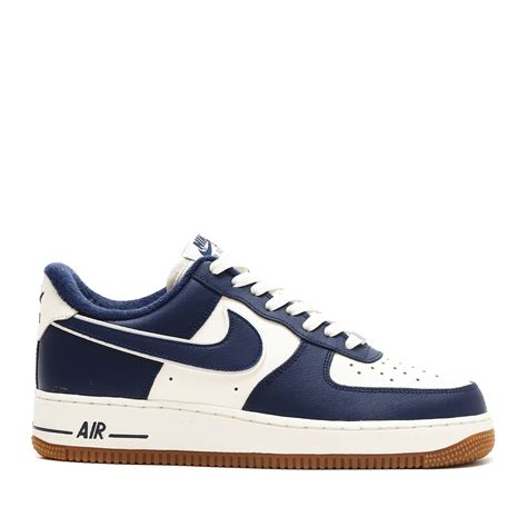 NIKE AIR FORCE 1 '07 LV8 SAIL/MIDNIGHT NAVY-GUM MED BROWN（ナイキ エア フォース 1 ...