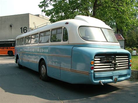 Ikarus 55 Bus - rear view (common nickname is “Faros” - roughly “Buttocks”) : r/WeirdWheels