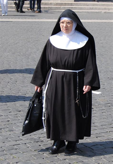 Orbis Catholicus Secundus: Traditional Habit | Nuns habits, Fashion ...