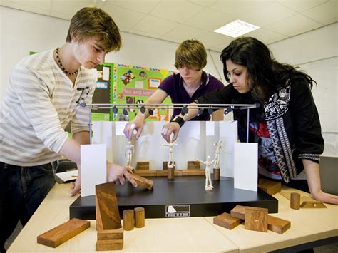 Machine Box Stage Set 的图像结果