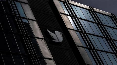 Twitter asks some laid off workers to come back, Bloomberg reports