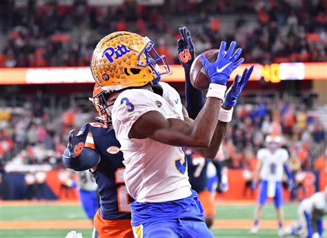 PFF 2022 Preseason Fred Biletnikoff Award Watch List: Best receiver in ...