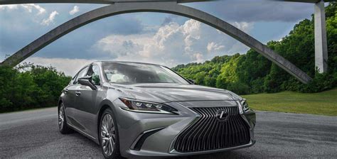Lexus ES 300 has the most-ticketed owners in the U.S.