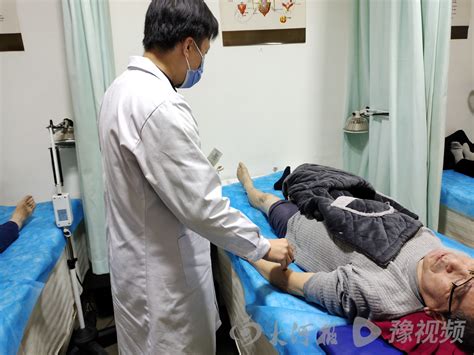 南宁市第七人民医院开展了“朱琏针灸、关爱社区老人”活动_服务