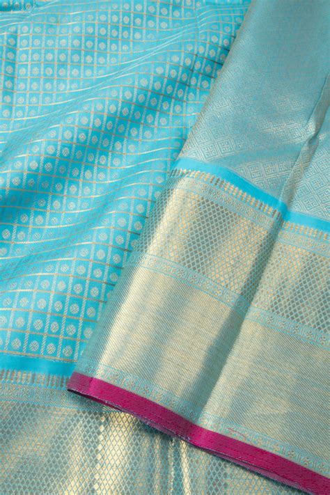 Shop Pure Handloom Sarees Online - Handwoven Fabrics – Avishya.com