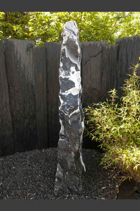 Alaska Marmor Monolith schwarz-weiß 212cm - Marmor - Solitärsteine ...