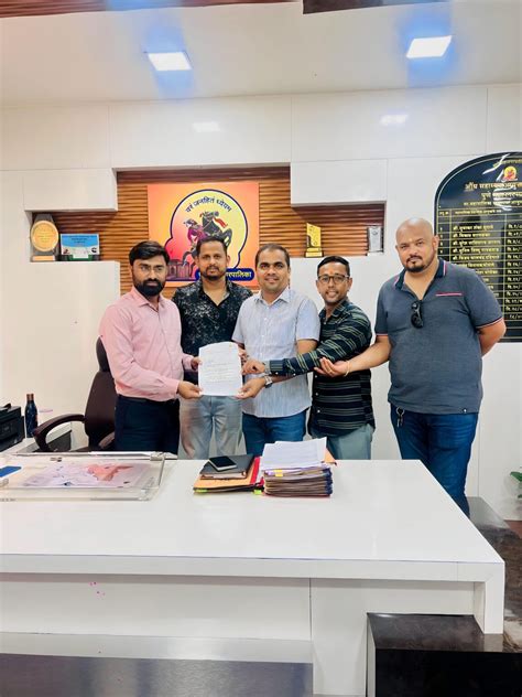 Pune: Shiv Sena UBT Leader Takes Charge To Tackle Garbage Crisis in Aundh