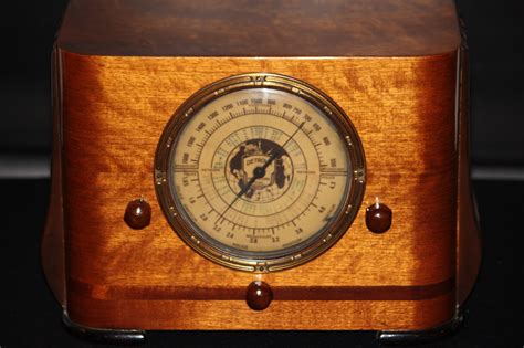 1930’s Detrola Table Radio : Vintage Radios
