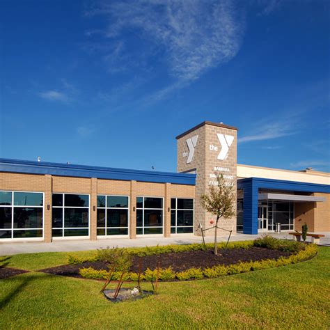BARBARA BAUER BRIGGS FAMILY YMCA - Landmark Aquatic