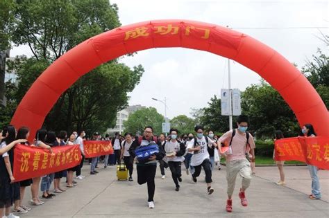 扬州高考成绩今天几点公布,2024年扬州高考成绩查询具体时间