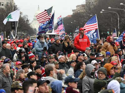 Thousands converge in Washington for Trump rally - Times of India