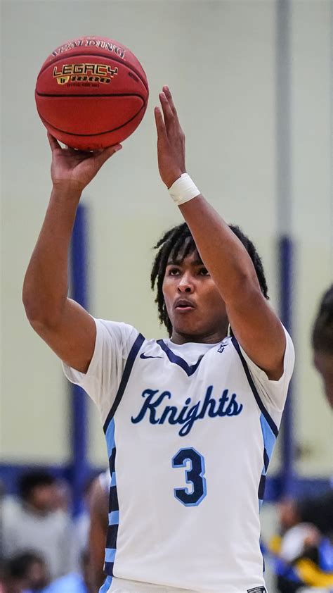 St. Thomas More boys basketball vs. Nicolet at the Rick Majerus Shootout