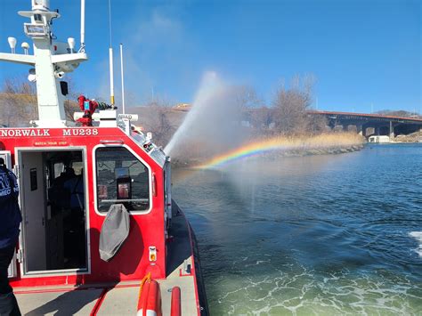 Norwalk photos: NFD boat used to put out fire at Oyster Shell Park ...
