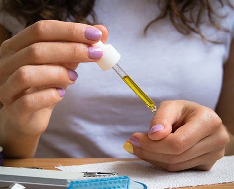 Know Why You Should Use Cuticle Oil on Your Nails In Hindi | why you ...