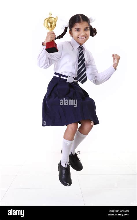 Every Type of People Standing Together 的图像结果