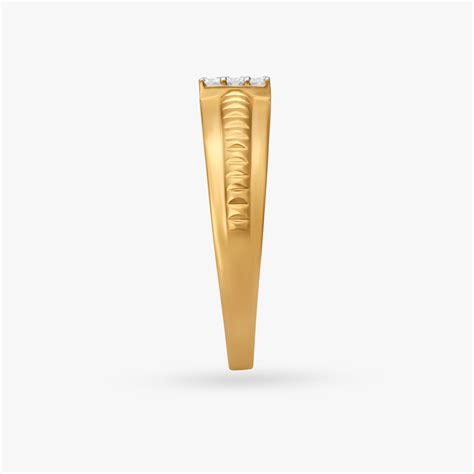 Minimal Glimmer Diamond Ring