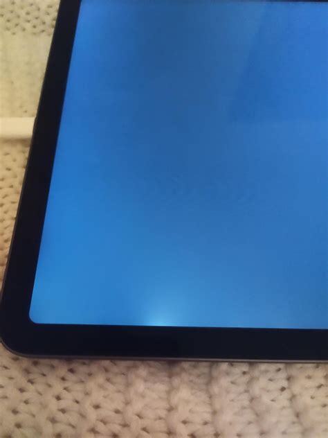 New iPad Mini 2020 - light bleed! My girlfriend and I both bought ipad ...