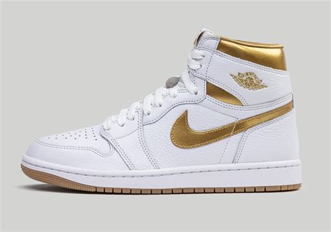 Women's Air Jordan 1 Metallic Gold FD2596-107