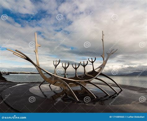 Sun Voyager Sculpture in Reykjavik Iceland Editorial Image - Image of ...