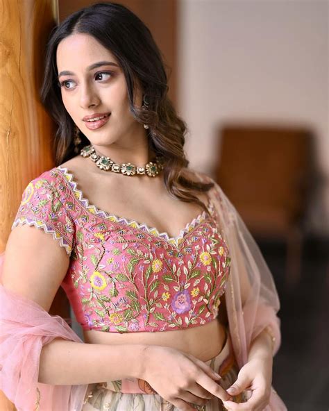 Floral Bloom Wedding Luxe Lahenga Choli Set – Embradi
