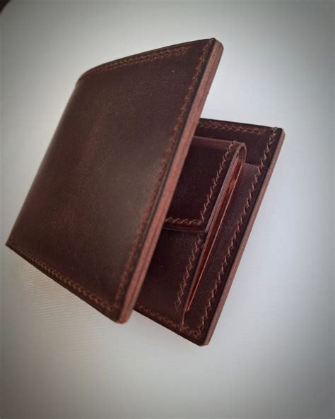 Men's Spanish Leather Bi-Fold Wallet | BuyArmenian Marketplace