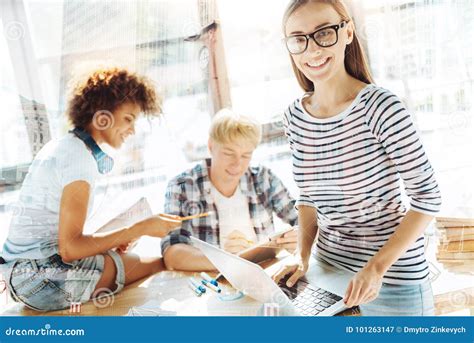 Busy Students 的图像结果