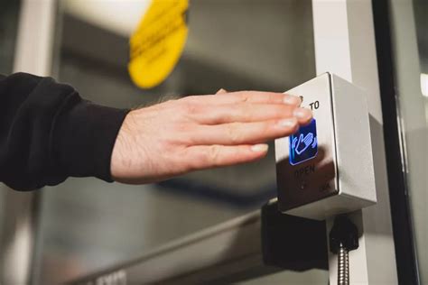 Push Plates & Activation Options | STANLEY Access Technologies