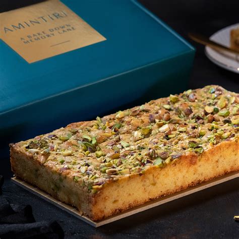 Pistachio Blondie (Eggless) – Amintiri